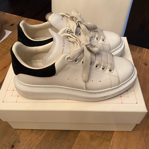 GUC Alexander McQueen Oversized Platform Sneaker - Picture 4 of 7